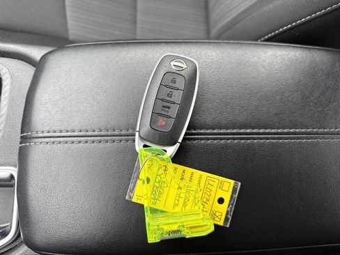 Used 2024 Nissan Sentra SV image 25