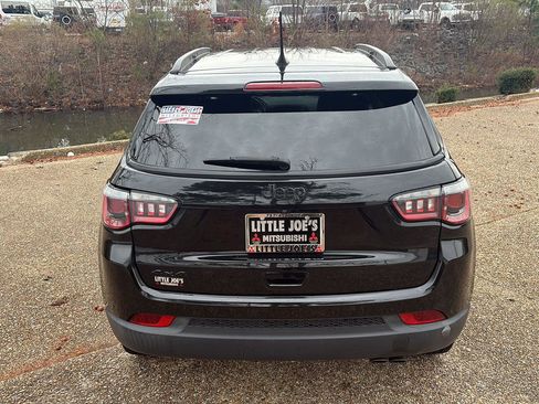 Used 2018 Jeep Compass Latitude w/ Popular Equipment Group image 7