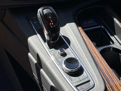 Used 2024 Cadillac Escalade ESV Premium Luxury AWD/4WD image 15