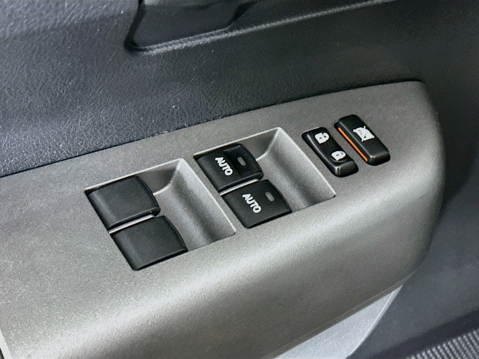 Used 2016 Toyota Sequoia SR5 RWD image 15