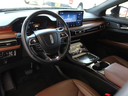 Used 2023 Lincoln Nautilus Reserve w/ Monochromatic Package image 29