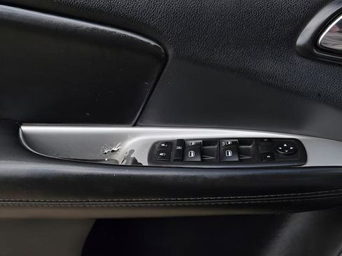 Used 2019 Dodge Journey SE w/ Blacktop Package image 16