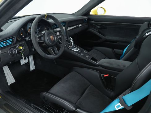 Used 2018 Porsche 911 GT2 RS image 27