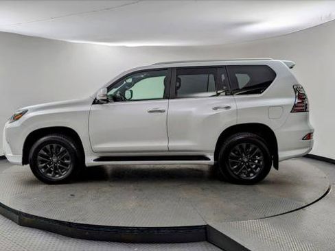 Used 2020 Lexus GX 460 Premium image 3
