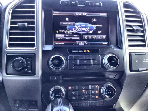 Used 2015 Ford F150 Platinum w/ Equipment Group 701A Luxury image 13