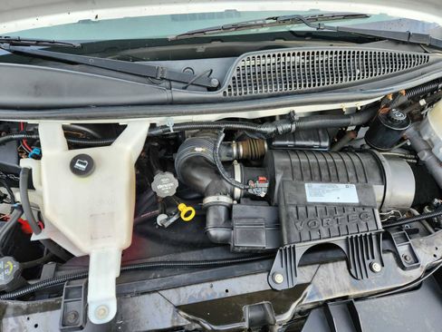Used 2017 Chevrolet Express 2500 image 17