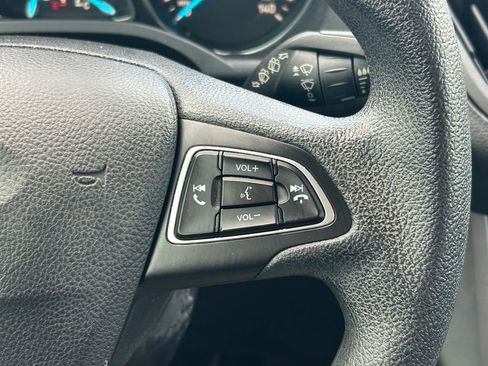 Used 2019 Ford Escape SE image 34