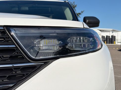 Used 2022 Ford Explorer XLT w/ Equipment Group 202A image 9