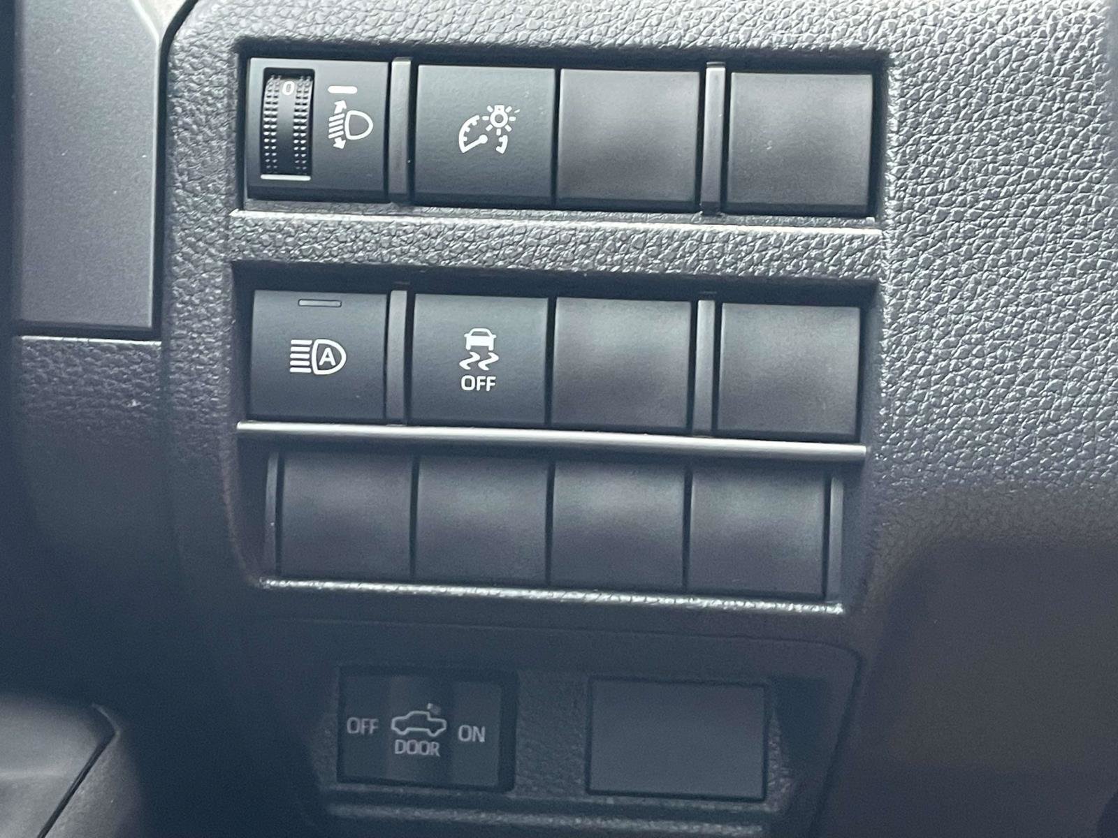 Used 2025 Toyota Tacoma SR5 AWD/4WD image 23