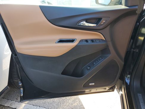 Used 2019 Chevrolet Equinox Premier image 16