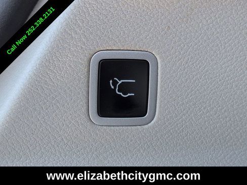 Used 2024 Chrysler Voyager LX FWD image 14