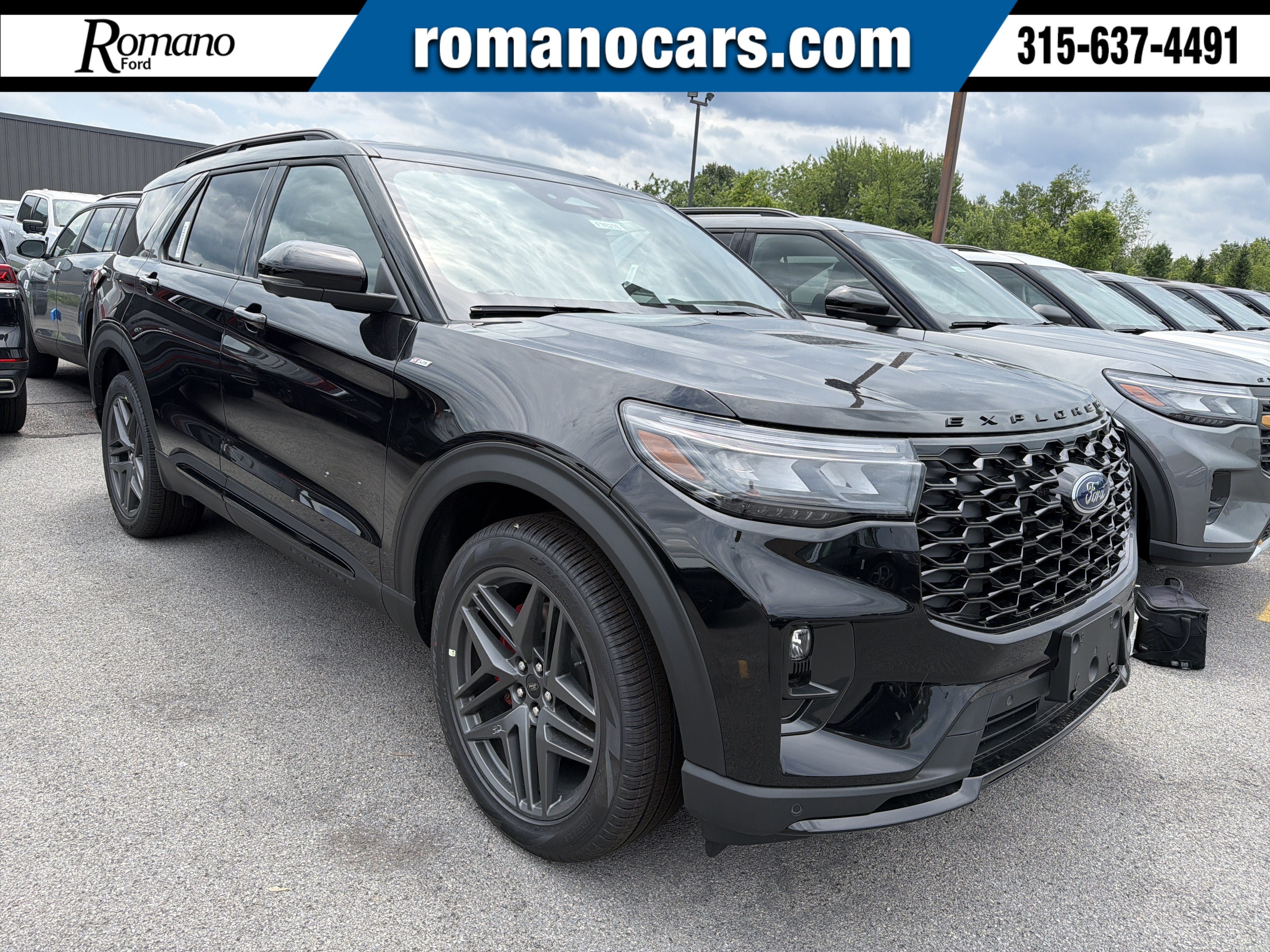 New 2026 Ford Explorer ST-Line w/ ST-Line Street Pack AWD/4WD image 1