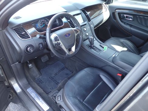 Used 2016 Ford Taurus Limited image 9