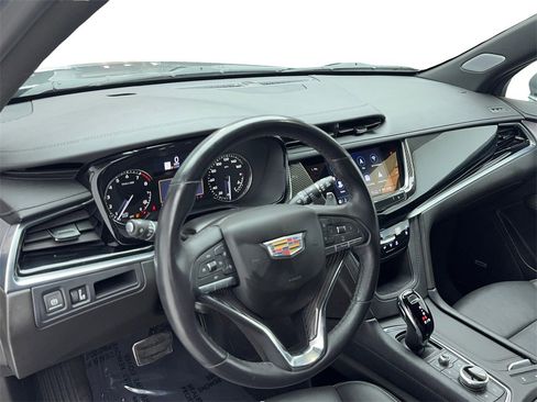 Used 2024 Cadillac XT6 Sport image 16