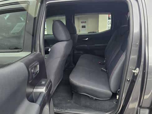 Used 2020 Toyota Tacoma 4x4 Double Cab image 34