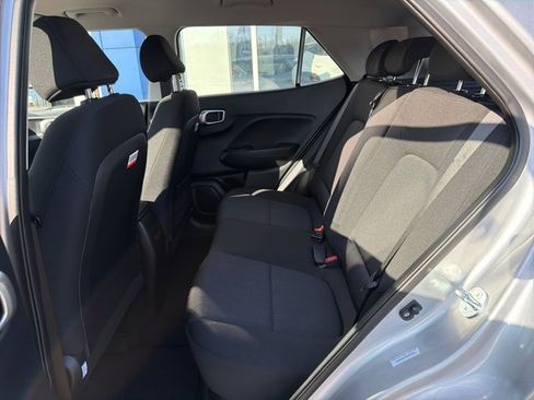 Certified 2025 Hyundai Venue SE image 29