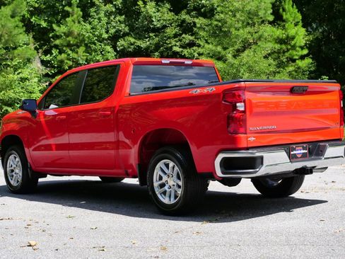 Used 2025 Chevrolet Silverado 1500 LT AWD/4WD image 7