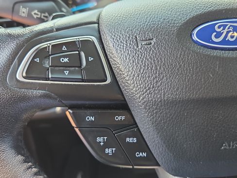 Used 2017 Ford Escape Titanium w/ Equipment Group 301A AWD/4WD image 22