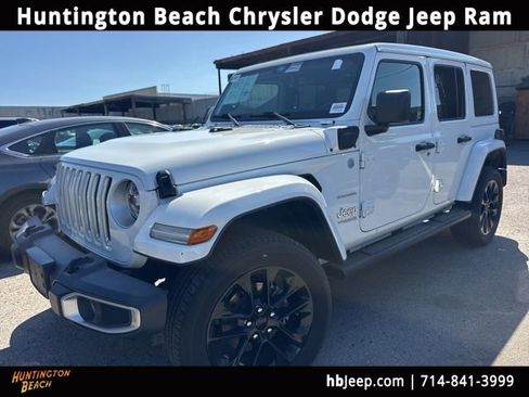 Used 2021 Jeep Wrangler Unlimited Sahara w/ Cold Weather Group AWD/4WD image 1
