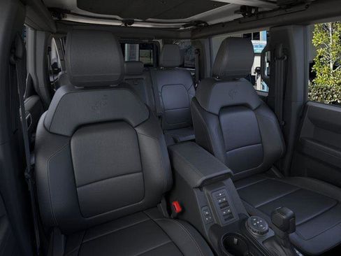 New 2025 Ford Bronco Badlands image 10