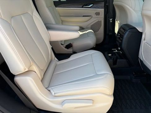New 2026 Jeep Grand Cherokee L Limited w/ Trailer Tow Package AWD/4WD image 19