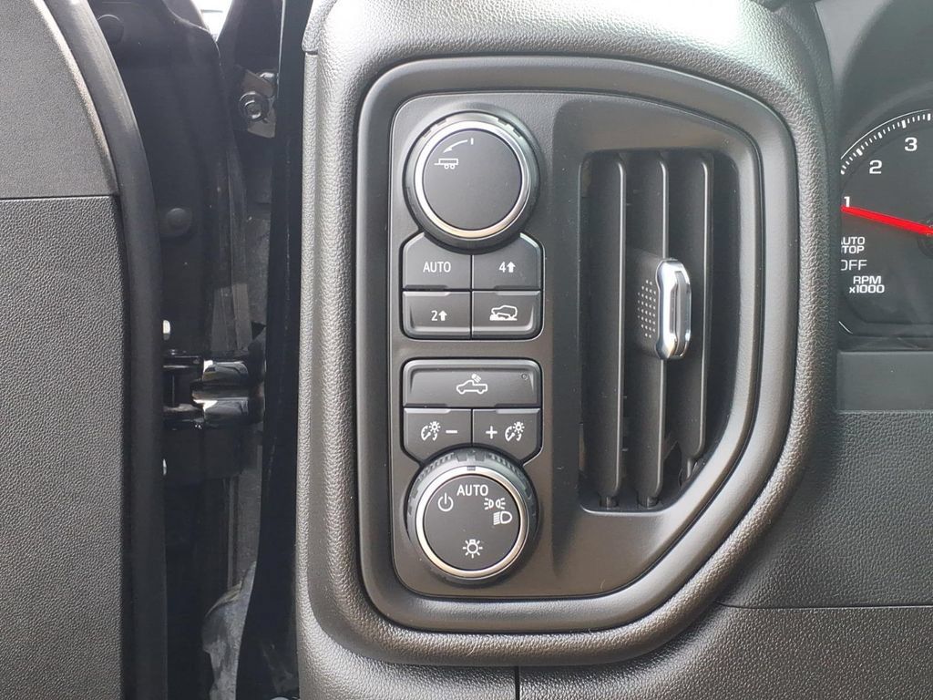 Used 2024 Chevrolet Silverado 1500 Custom AWD/4WD image 5