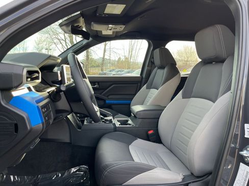 Used 2025 Toyota Tacoma TRD Off-Road image 36