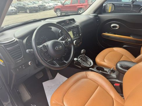 Used 2016 Kia Soul ! w/ Premium Package FWD image 10