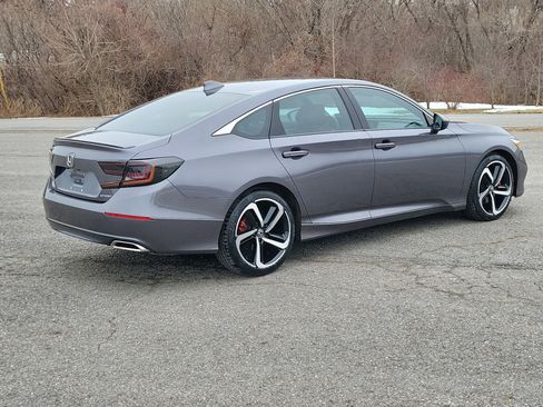 Used 2018 Honda Accord Sport image 5