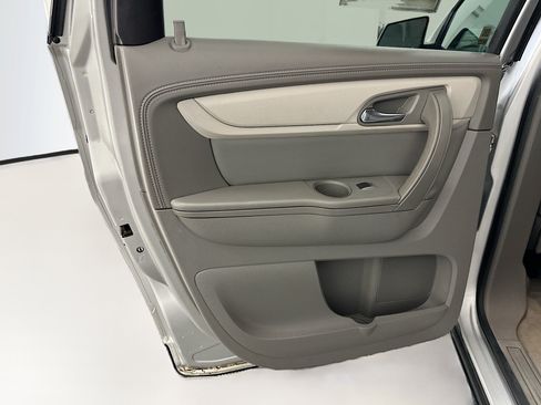 Used 2015 Chevrolet Traverse LS FWD image 26