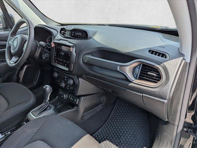 Used 2023 Jeep Renegade Latitude AWD/4WD image 27