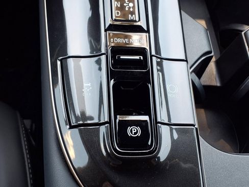 Certified 2024 Toyota Crown Platinum AWD/4WD image 24