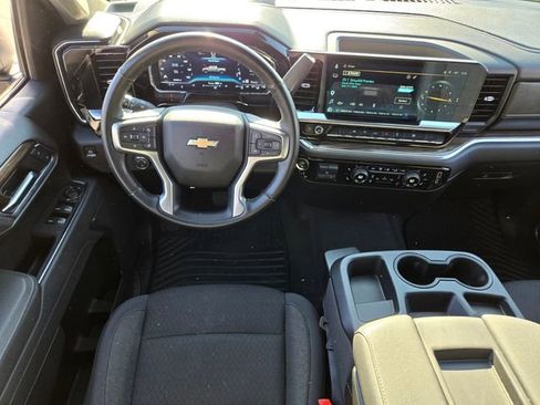 Used 2025 Chevrolet Silverado 1500 LT AWD/4WD image 13