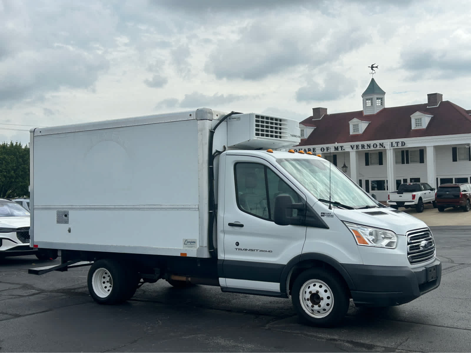 Used 2018 Ford Transit 350 138 DRW w/ Exterior Upgrade Package RWD image 3