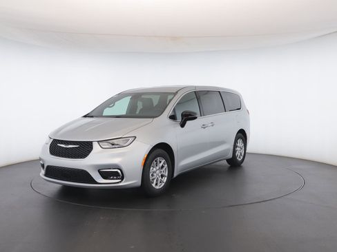 New 2026 Chrysler Pacifica Select image 37