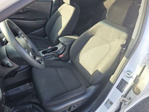 Used 2023 Hyundai Kona SEL image 6