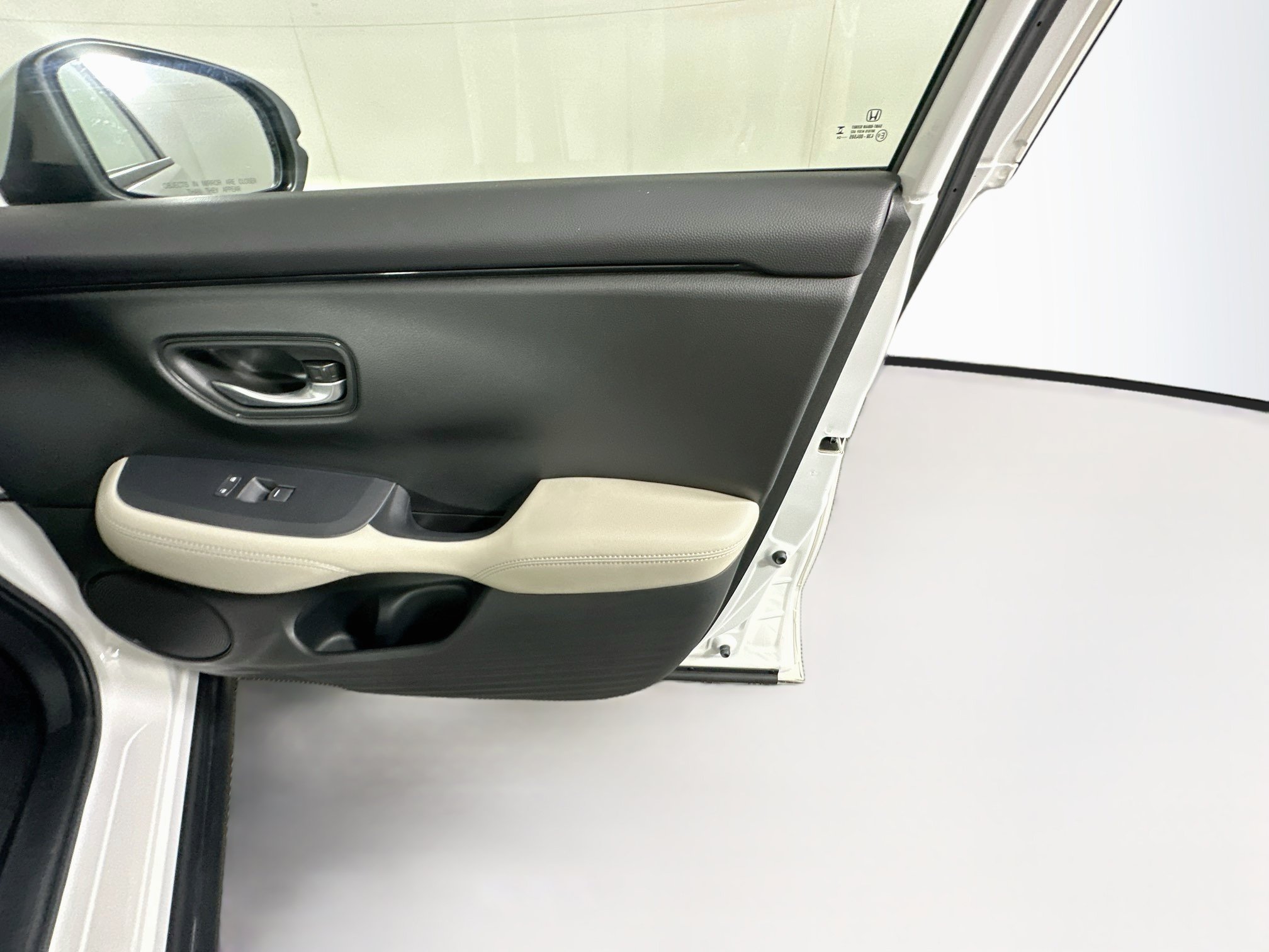 Used 2024 Honda HR-V LX image 30