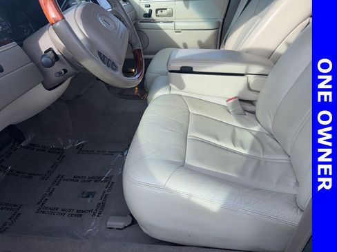 Used 2004 Lincoln Town Car Ultimate image 16
