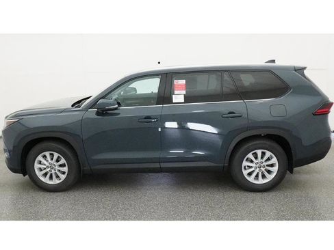New 2026 Toyota Grand Highlander XLE FWD image 3