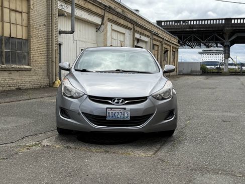 Used 2013 Hyundai Elantra GLS image 12