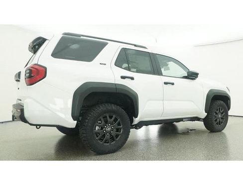 New 2026 Toyota 4Runner SR5 AWD/4WD image 25