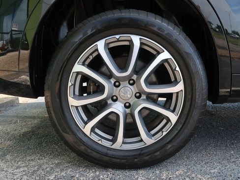 Used 2017 Maserati Levante w/ Luxury Package image 52