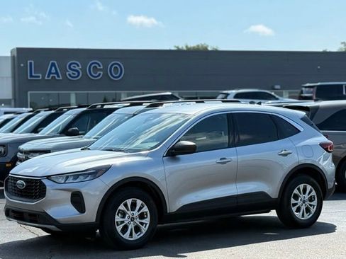 Used 2024 Ford Escape Active w/ Tech Pack #1 AWD/4WD image 1