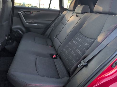 Used 2021 Toyota RAV4 SE image 26