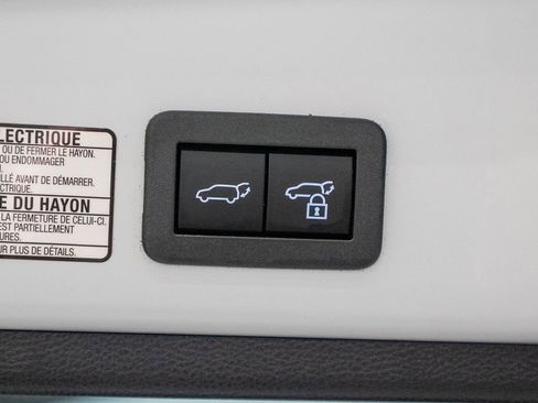 Used 2023 Toyota Corolla Cross XLE w/ Convenience Package image 34