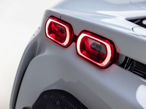 Used 2024 Ferrari SF90 Spider image 62