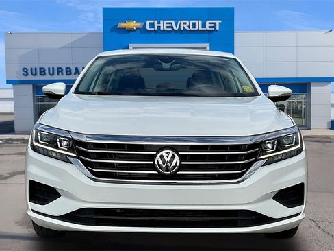 Used 2022 Volkswagen Passat 2.0T SE image 3