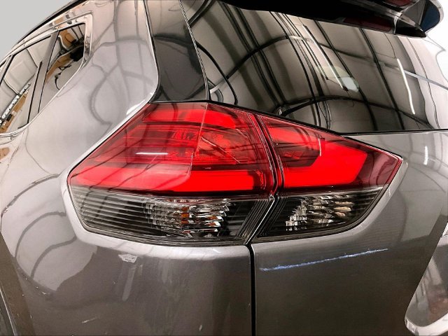 Used 2017 Nissan Rogue SV w/ Midnight Edition AWD/4WD image 29
