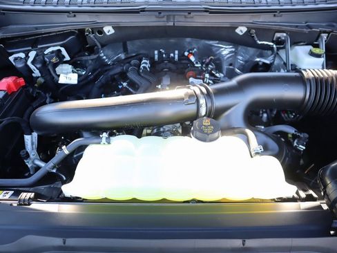 New 2025 Ford Expedition Active image 21