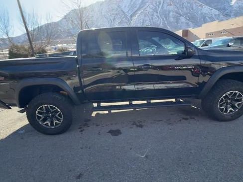 Used 2024 Chevrolet Colorado ZR2 w/ Safety Package image 9